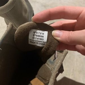 Like new Sperry Duck Boots sz 7.5